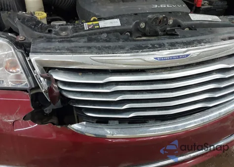 2013 Chrysler Town & Country Touring-L из США, поврежденный, VIN 2C4RC1CG9DR767855